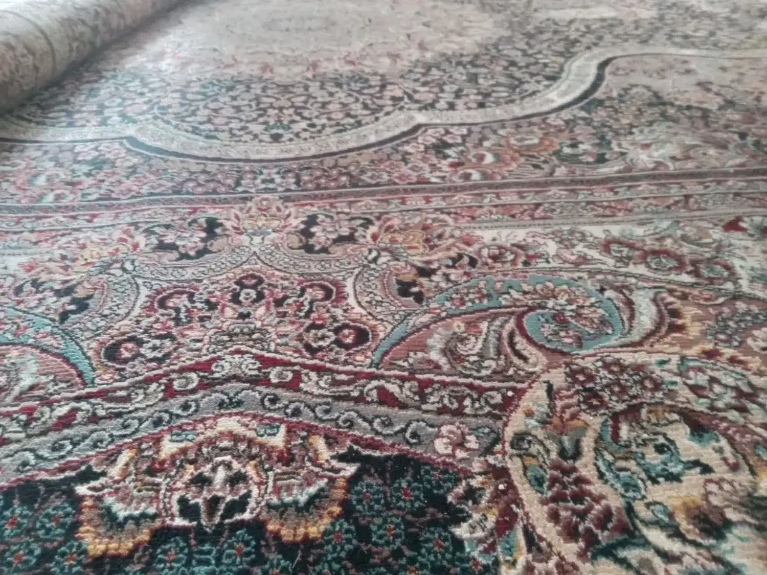 ۲ تا فرش ۱۲ و ۶ متری یه رنگ|فرش|بومهن, |دیوار