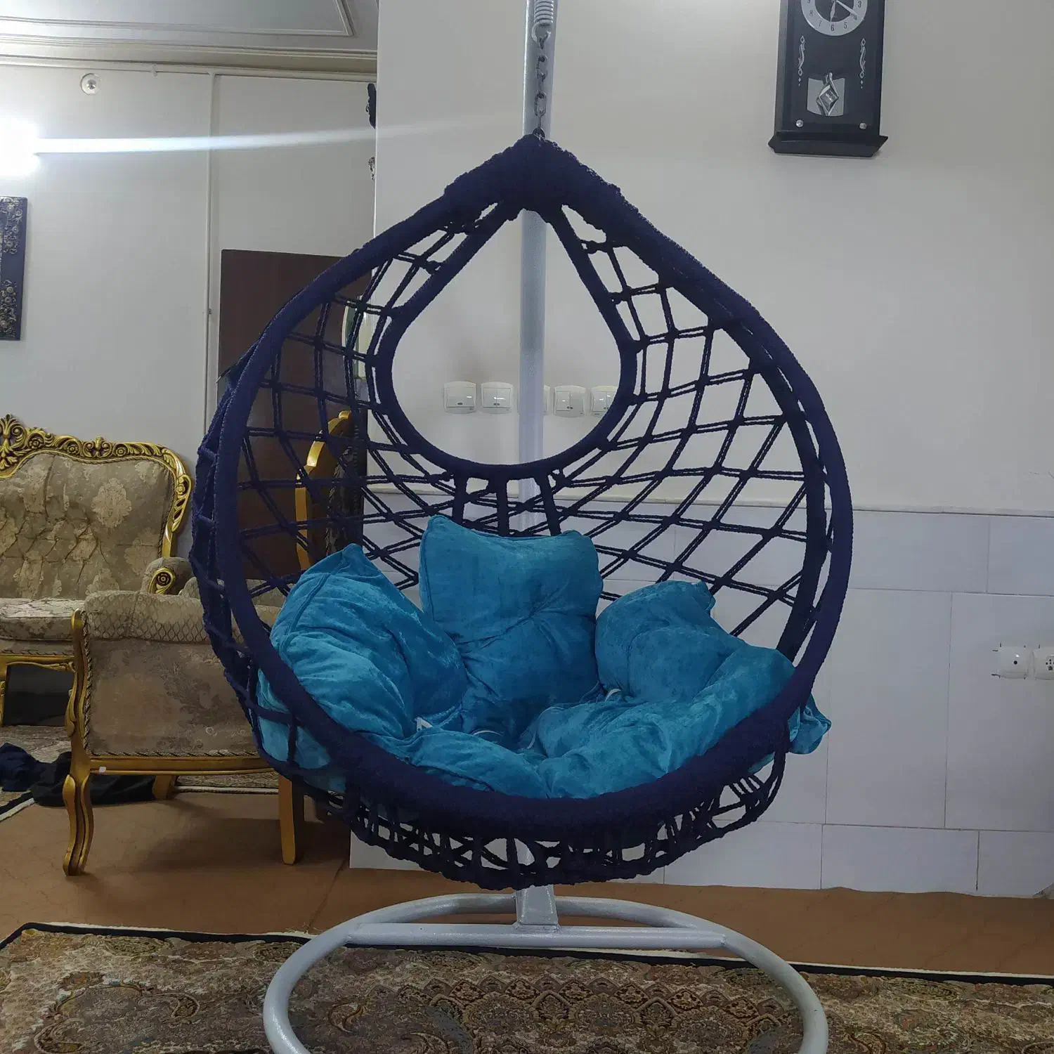 تاپ ریلکسی در حد نو|مبلمان خانگی و میز عسلی|قم, نخودی|دیوار