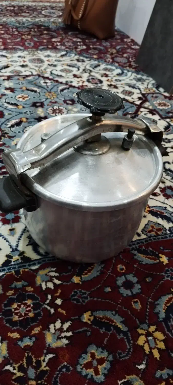 زودپز 8 لیتری و کتری رو گازی|ظروف پخت‌وپز|نوشهر, |دیوار