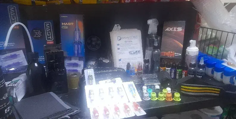 وسایل تتو حرفه ای|آرایشگاه و سالن‌های زیبایی|رشت, منظریه|دیوار