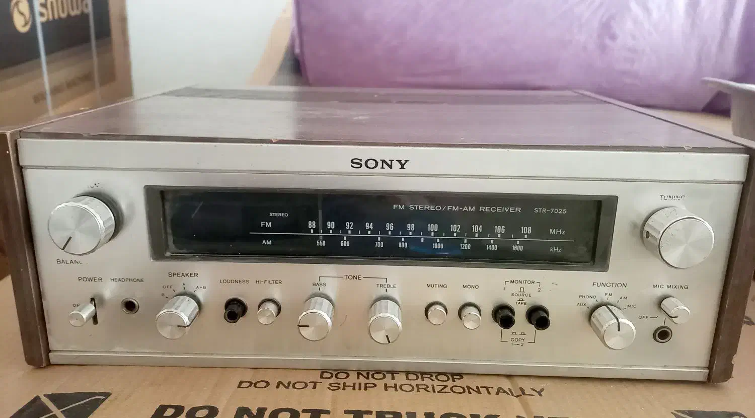 رادیو نوستالژی سونی|کلکسیون اشیاء عتیقه|اردبیل, |دیوار