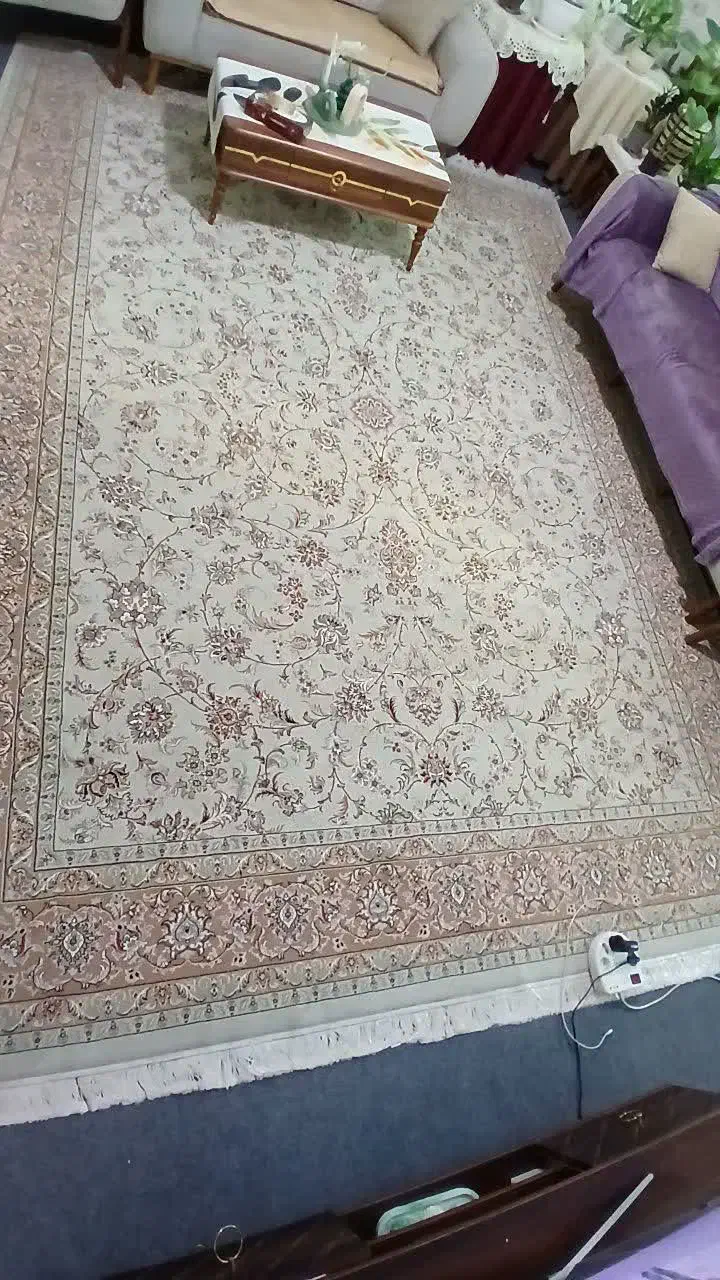 فرش ۵۰۰شانه ابریشم.بسیار تمیز و در حد نو|فرش|قائم‌شهر, |دیوار