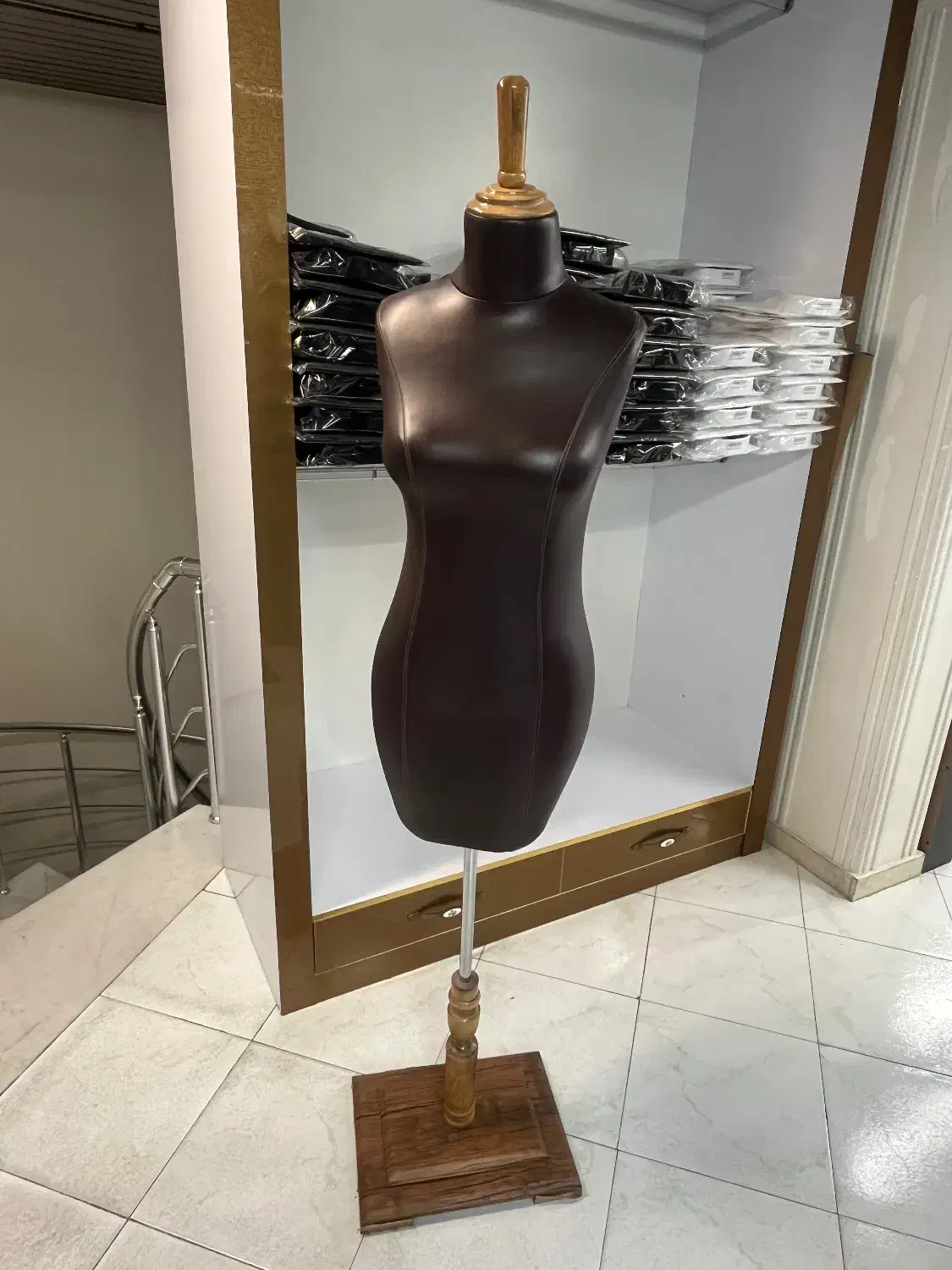 مانکن لباس فروشگاهی|فروشگاه و مغازه|تبریز, |دیوار