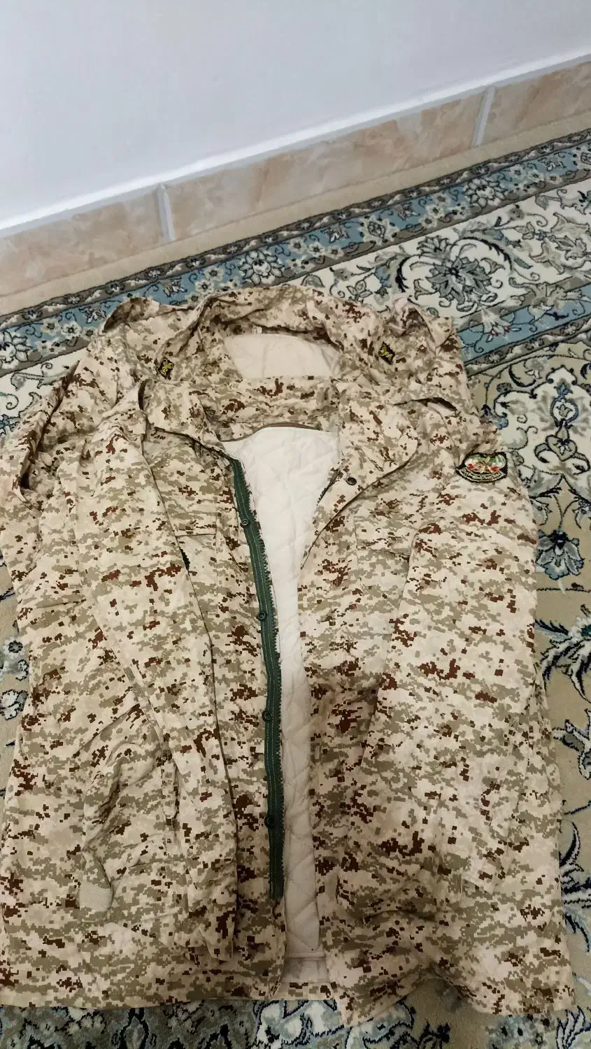 اورکت سربازی|لباس|خاوه, |دیوار