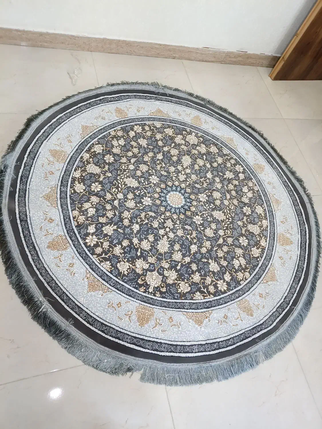 فرش ۷۰۰ شانه ۱/۵در ۱/۵|فرش|تهران, هلال احمر|دیوار