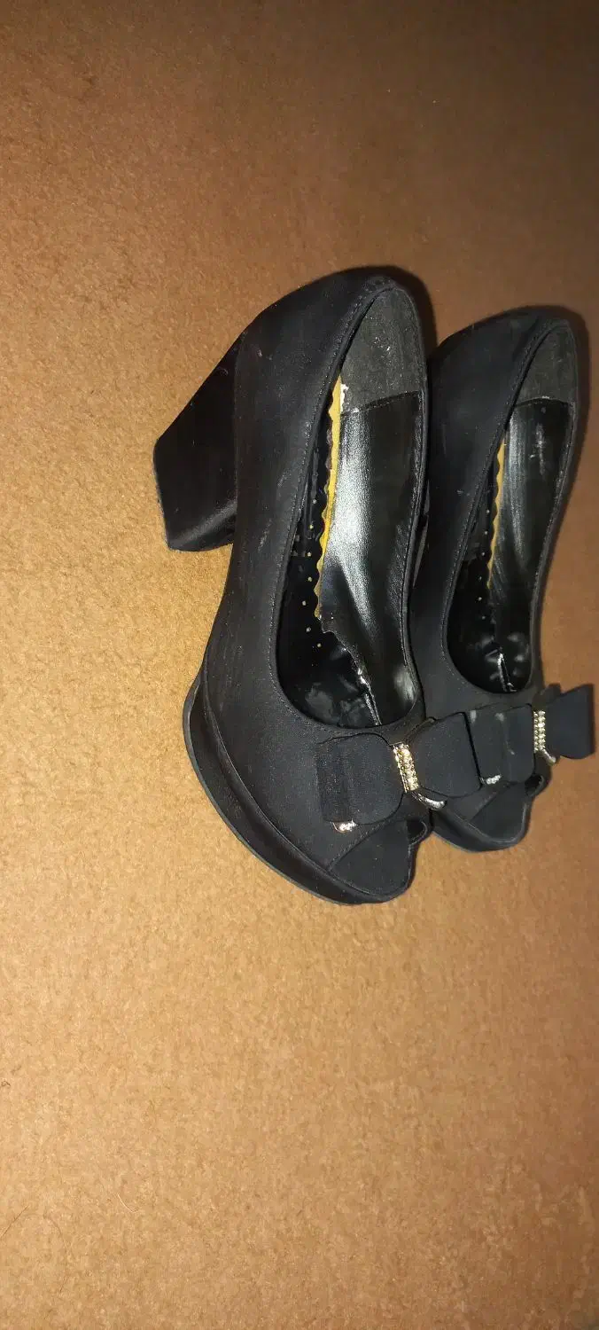 کفش زنانه|کیف، کفش، کمربند|نیشابور, خط کاشمر|دیوار