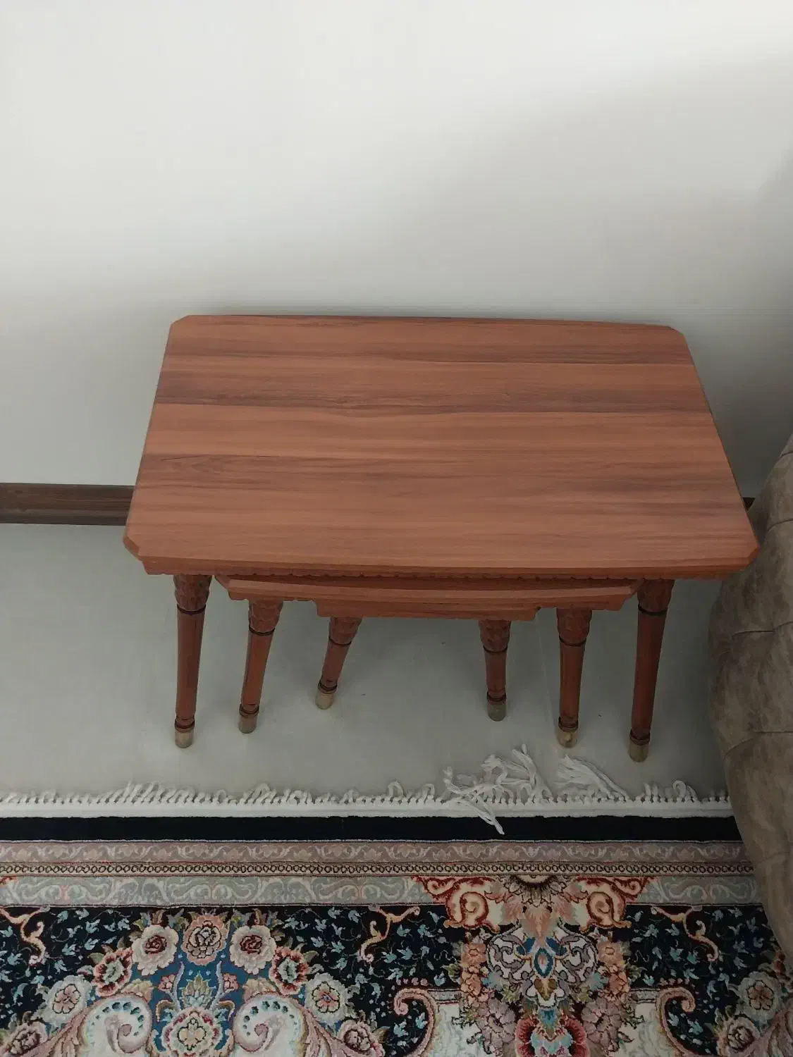 فروش گل میز نو نو به دلیل کمبود جا|مبلمان خانگی و میز عسلی|شیراز, احمدی جنوبی|دیوار