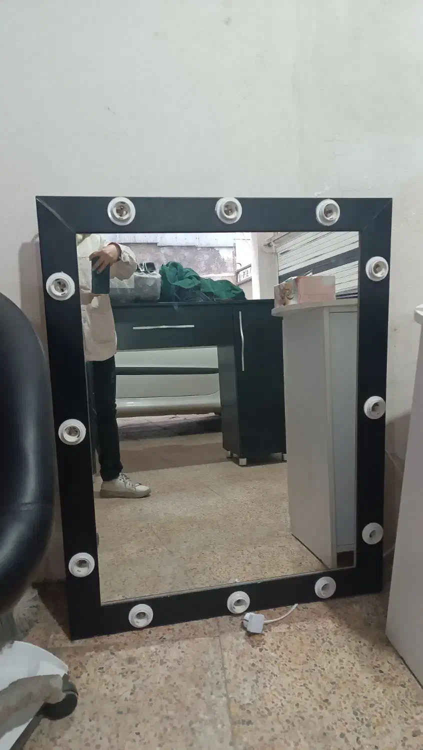 میز ارایش و ایینه  چراغ دار|آینه|رشت, حمیدیان|دیوار