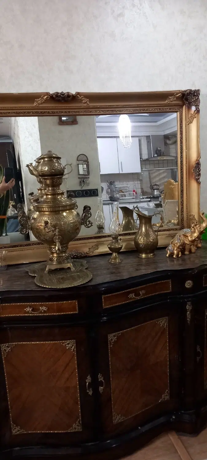یک عدد بوفه شیک و جادار و یک میز بار|بوفه، ویترین، کنسول|تهران, تهرانپارس غربی|دیوار