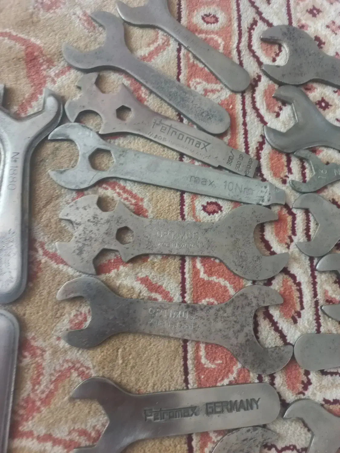 ۳۰ عدد اچار چراغ قدیمی پریموس|کلکسیون و سرگرمی|تهران, فلسطین (میدان انقلاب)|دیوار