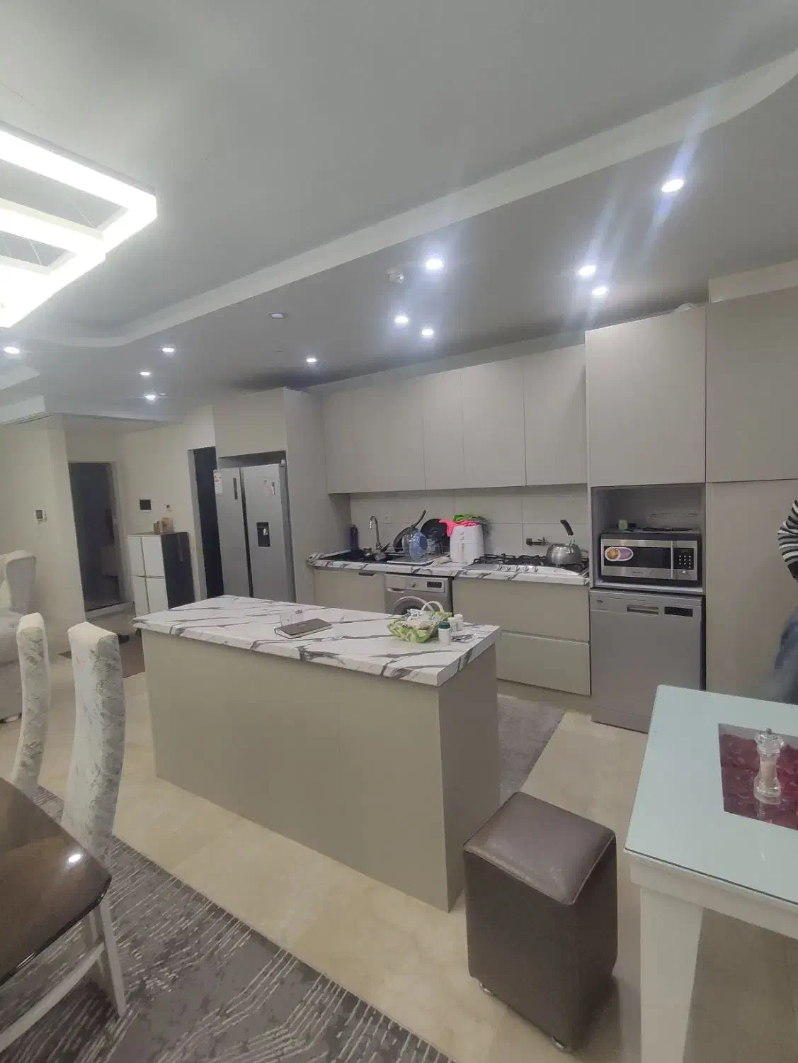 تهرانپارس غرب باقری قزاقی 96متر 2خوابه 2ساله لوکس