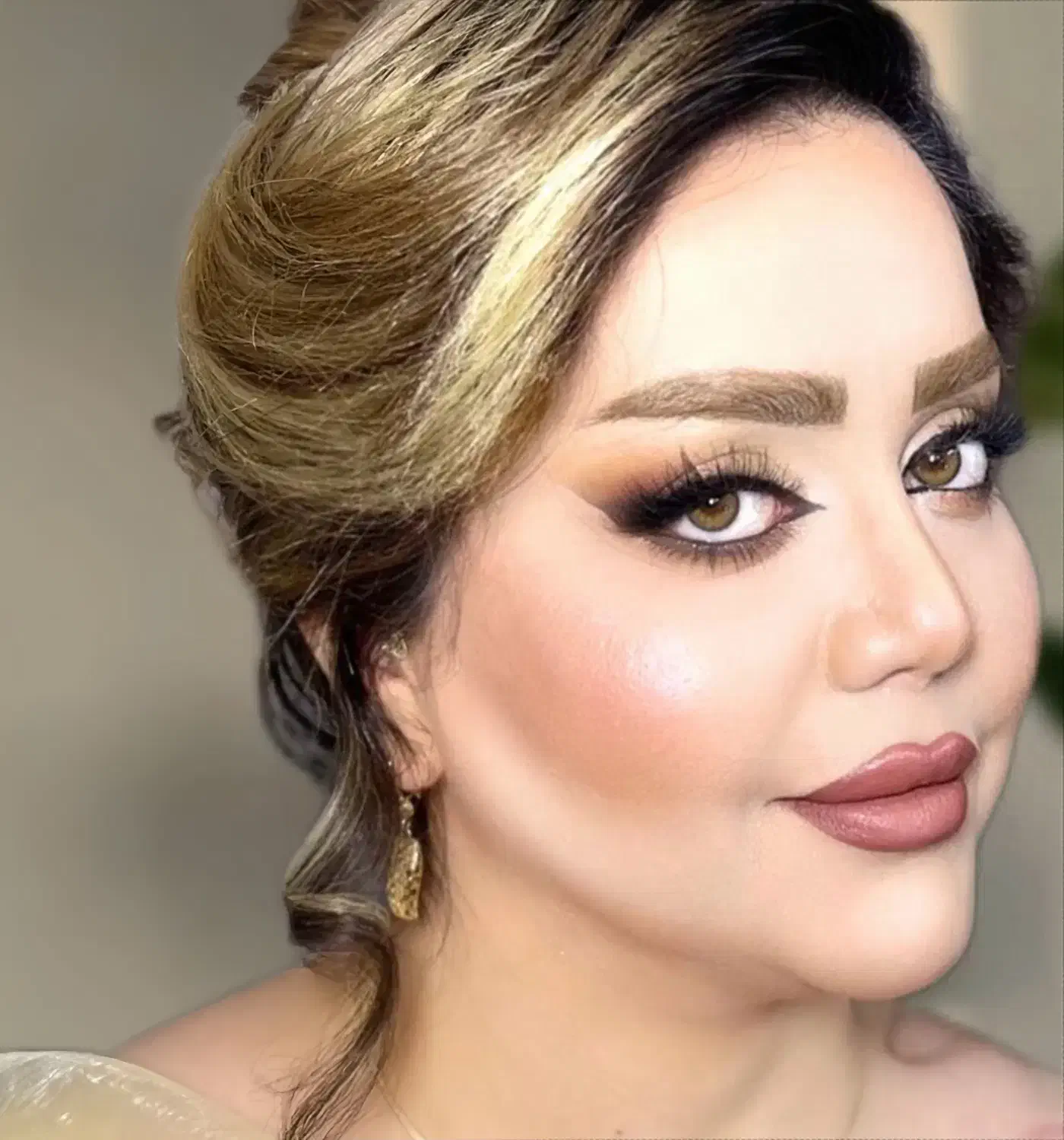 میکاپ تخصصی عروس|خدمات آرایشگری و زیبایی|کرمانشاه, |دیوار