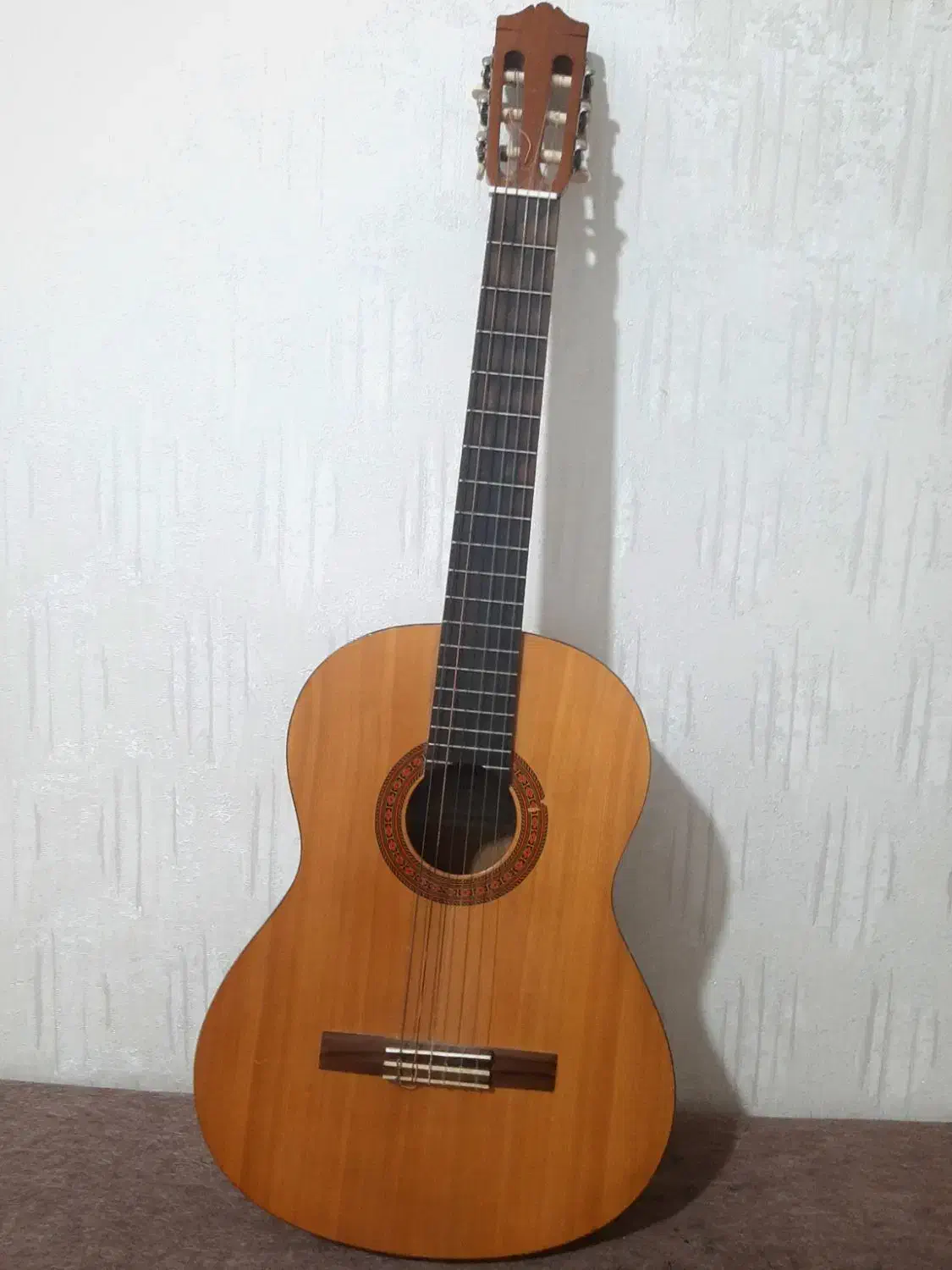 گیتار یاماهاc40 بدون خط و خش|گیتار، بیس، امپلیفایر|خان ببین, |دیوار