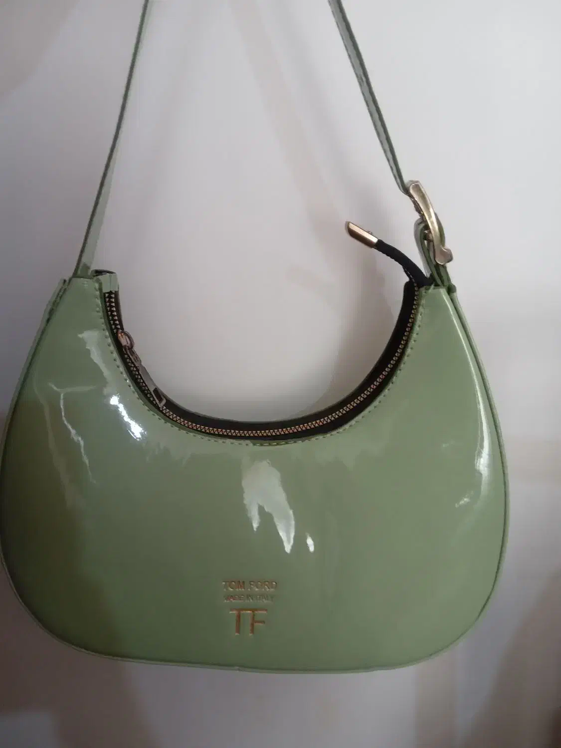 کیف|کیف، کفش، کمربند|اسفراین, |دیوار