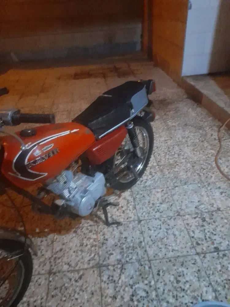 موتور پارکینگی کاملا سالم هیچ مشکلی نداره|موتورسیکلت|اهواز, پردیس دو|دیوار