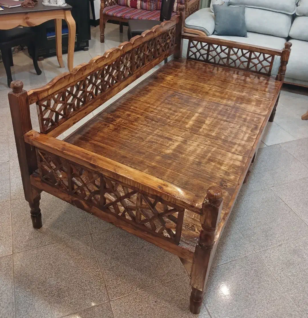 تخت سنتی چوبی گره چینی گیلان|مبلمان خانگی و میز عسلی|بندر انزلی, لیچارگی حسن رود|دیوار