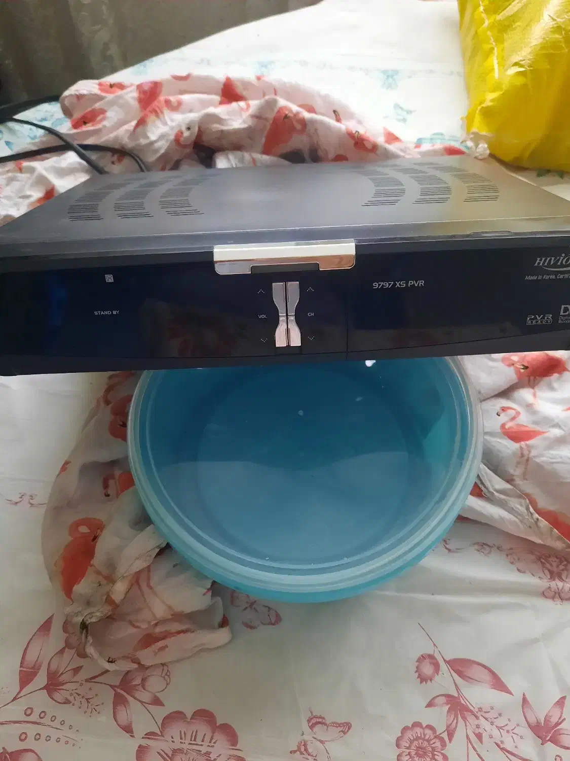 گیرنده دیجیتال فاقد کنترل|صوتی و تصویری|ری, سرتخت|دیوار