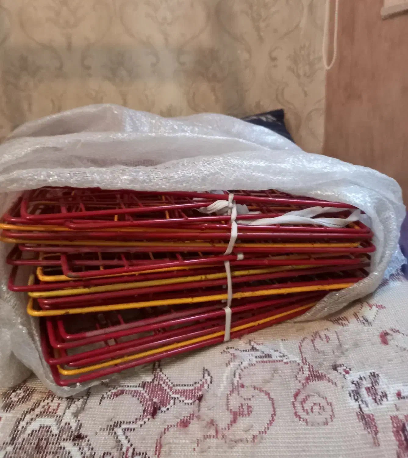 قفسه فلزی رنگی|کتابخانه، شلف، قفسههای دیواری|تبریز, |دیوار