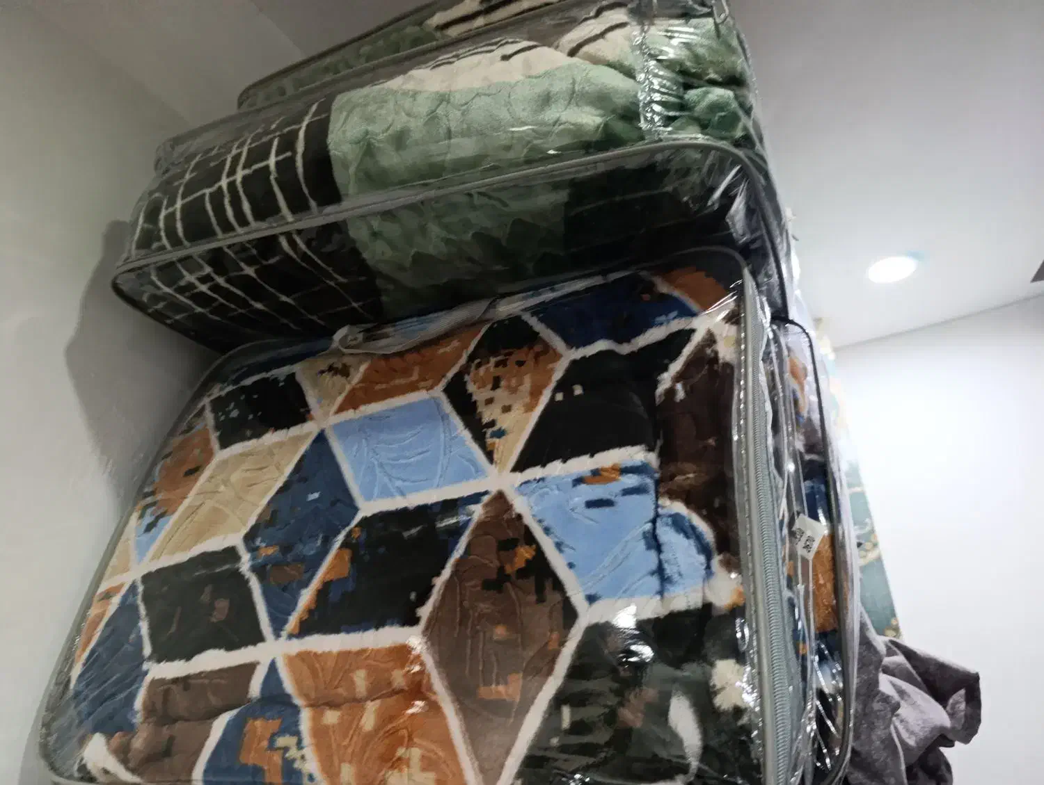 پتو طرح گلبافت یکنفره خوشگل دو نیم کیلو|رختخواب، بالش، پتو|زاهدان, |دیوار