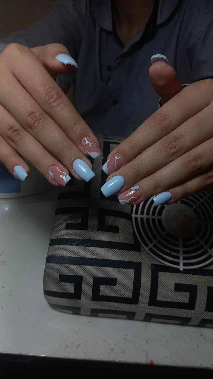 انواع کاشت ناخن|خدمات آرایشگری و زیبایی|مشکین‌دشت, |دیوار