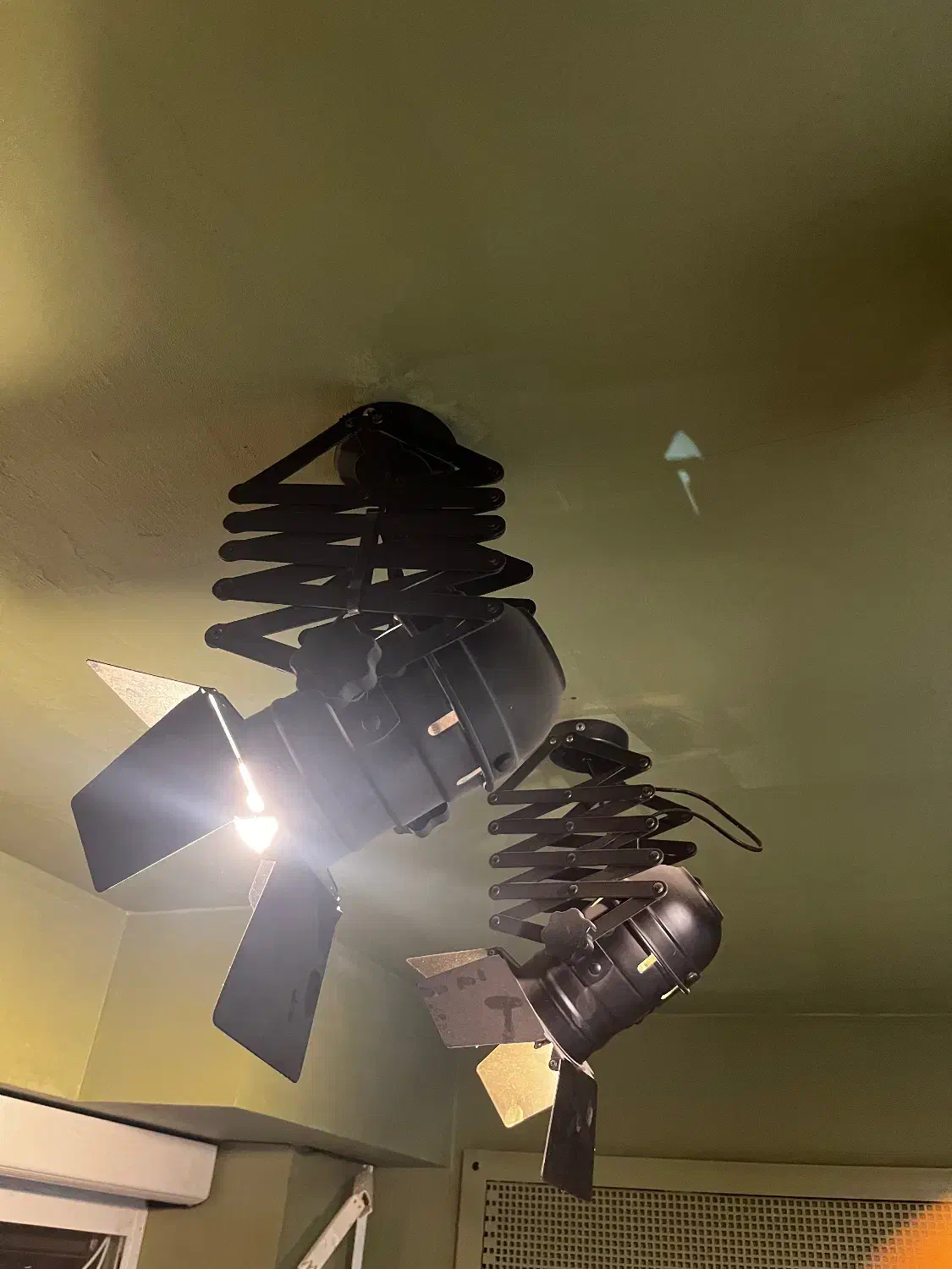 لوستر اکاردونی|لوستر و چراغ آویز|اصفهان, شهرک کاوه|دیوار