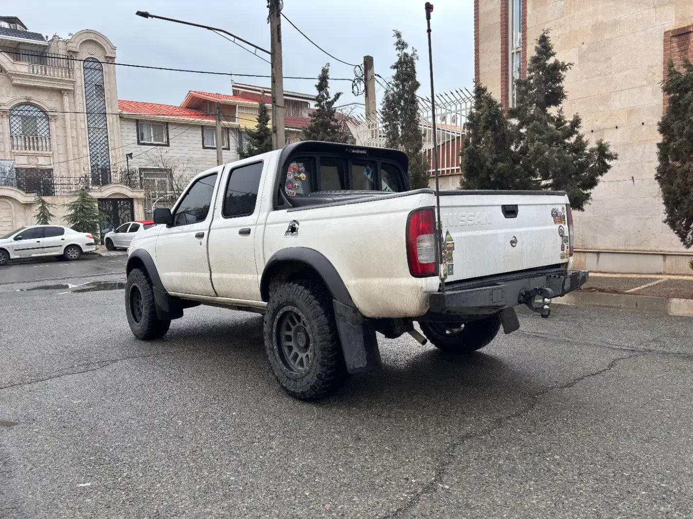 نیسان پیکاپ|خودرو سواری و وانت|اندیشه, اندیشه فاز ۳|دیوار