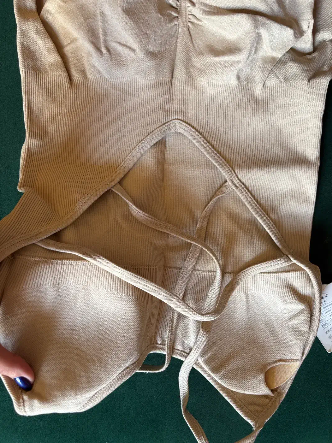 ۲کار لباس و گن ورزشی|لباس|قم, انسجام|دیوار