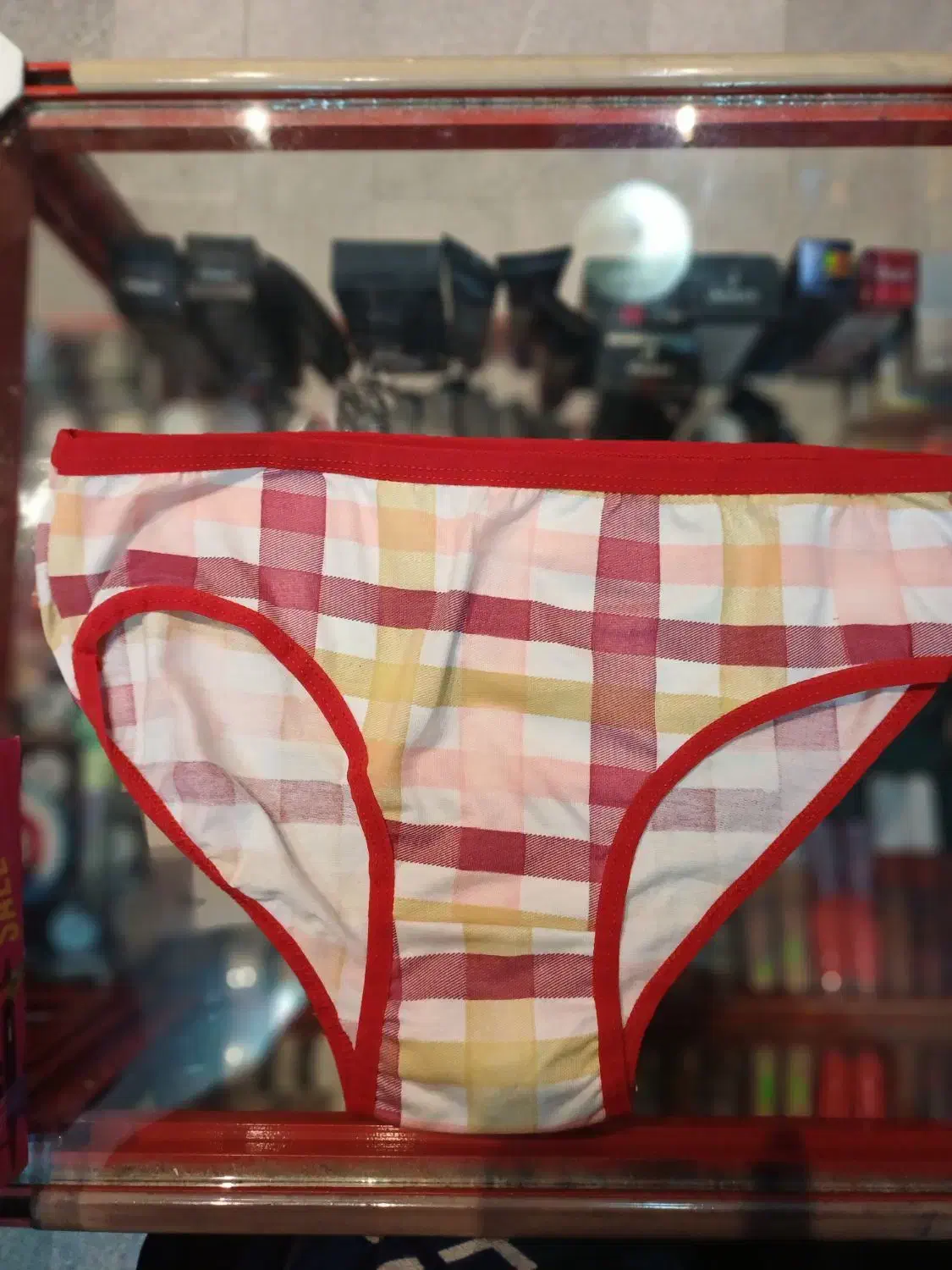 لباس زیر|لباس|کاشان, ملک آباد|دیوار