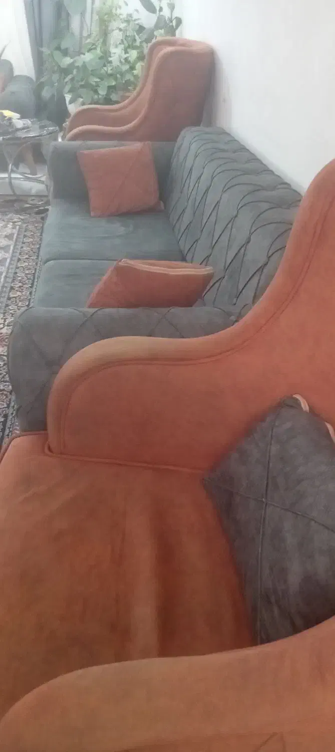 مبل دو رنگ شیک طوسی و خردلی|مبلمان خانگی و میز عسلی|اطاقور, |دیوار