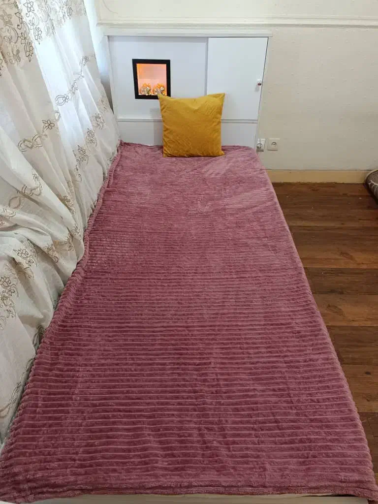 تخت یک نفره بزرگسال ۲در۹۰هم اه تشک|تخت و سرویس خواب|شاهین‌شهر, مخابرات (شهید بهشتی)|دیوار