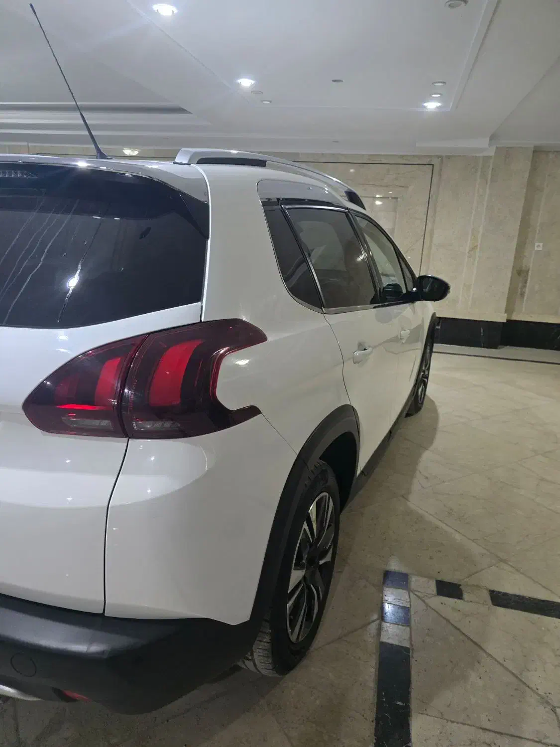 پژو ۲۰۰۸ بدون رنگ مدل ۹۸تک برگ سند|خودرو سواری و وانت|تهران, شهرک صدرا|دیوار