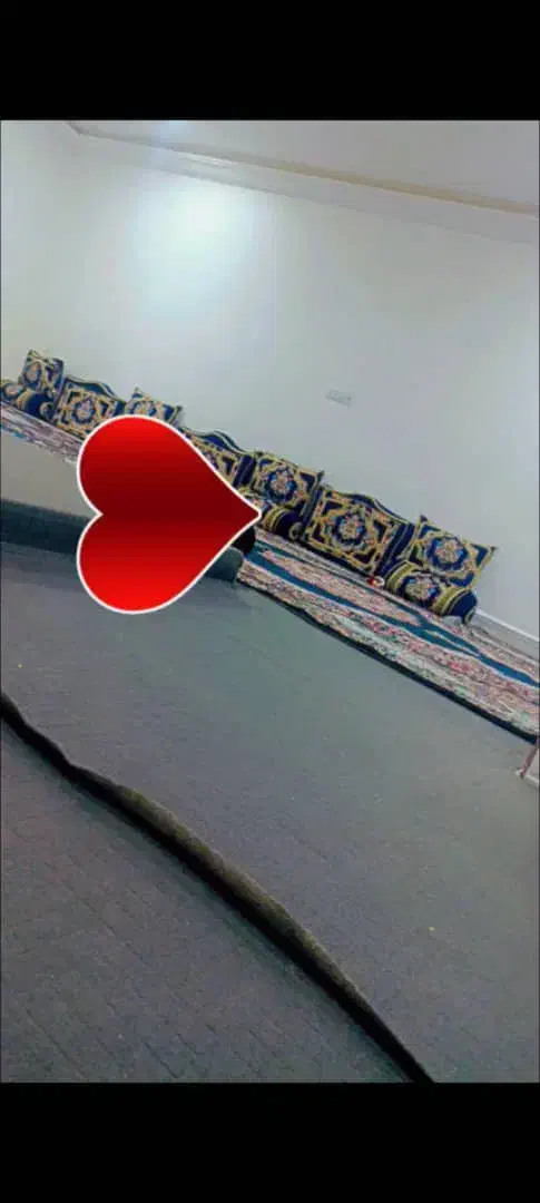 بالشت و پشتی|رختخواب، بالش، پتو|لنده, |دیوار