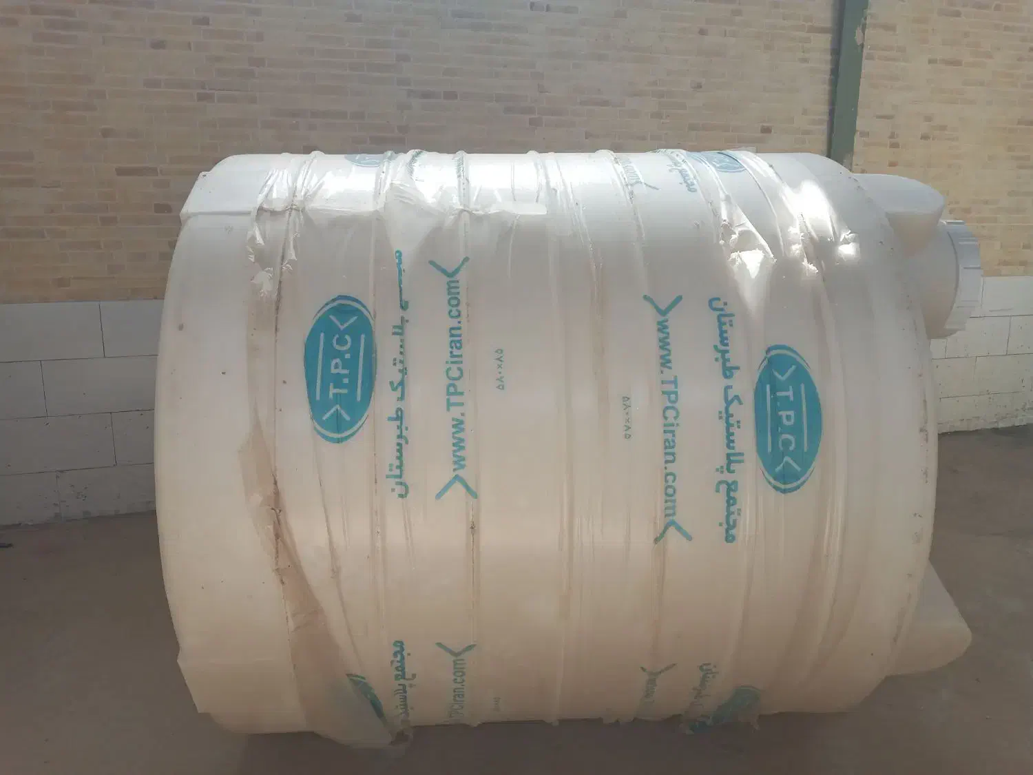 تانکر پلی اتیلن|مصالح و تجهیزات ساختمان|مهریز, |دیوار