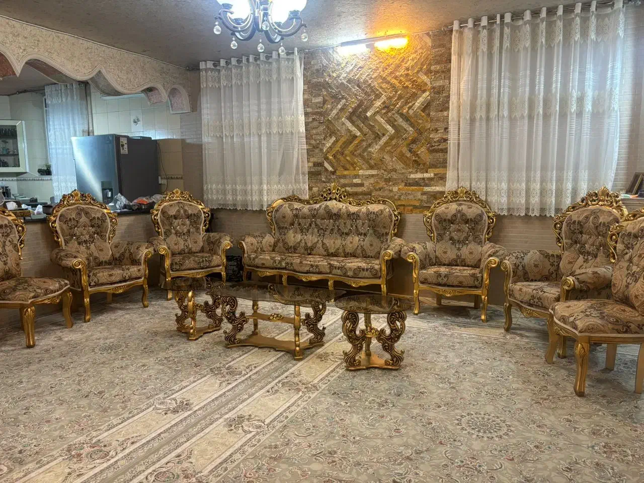 مبل ۹ نفره سلطنتی در حد نو|مبلمان خانگی و میز عسلی|شیراز, شهرک گلدشت حافظ‎|دیوار