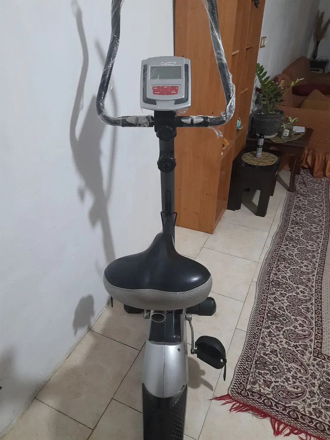 دوچرخه ثابت باشگاهی|تجهیزات ورزشی|رشت, خبرنگار|دیوار