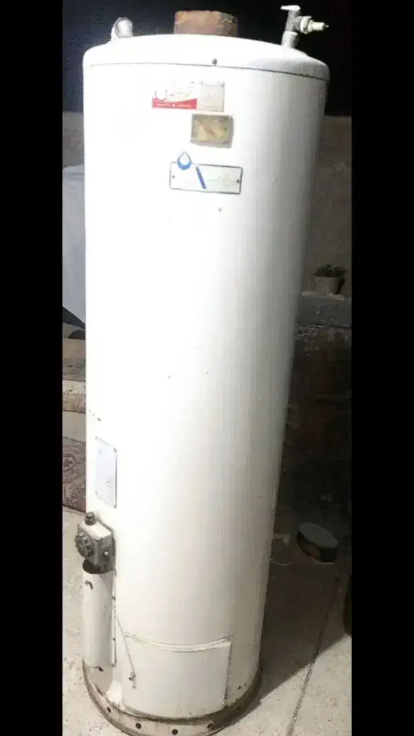 آب گرم کن ایستاده|آبگرمکن، پکیج، شوفاژ|سبزوار, کاشفی شمالی (دادگستری)|دیوار