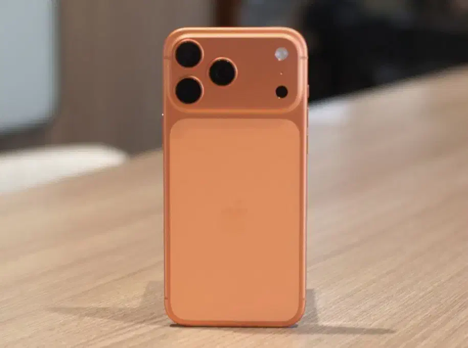 Iphone 17pro orange با گارانتی شرکتی|موبایل|اصفهان, جلفا|دیوار