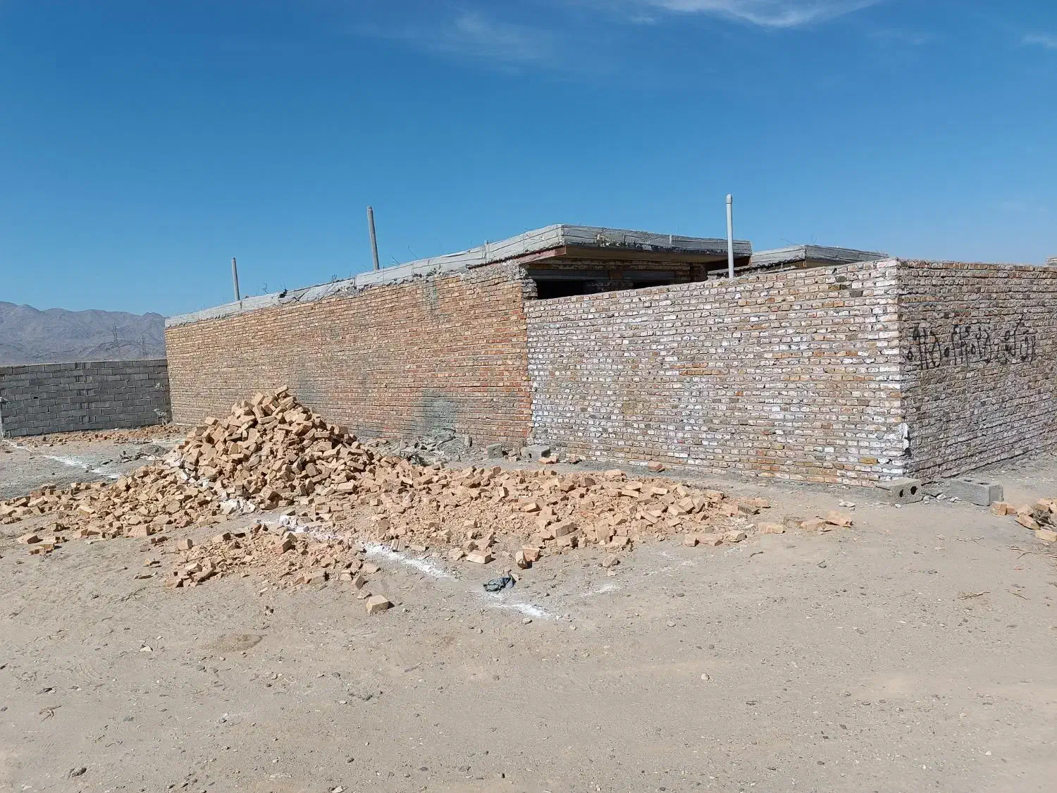 فروش فوری زمین روبرو منزلاب شهرک حسین اباد|فروش دفتر صنعتی، کشاورزی، تجاری|زاهدان, |دیوار