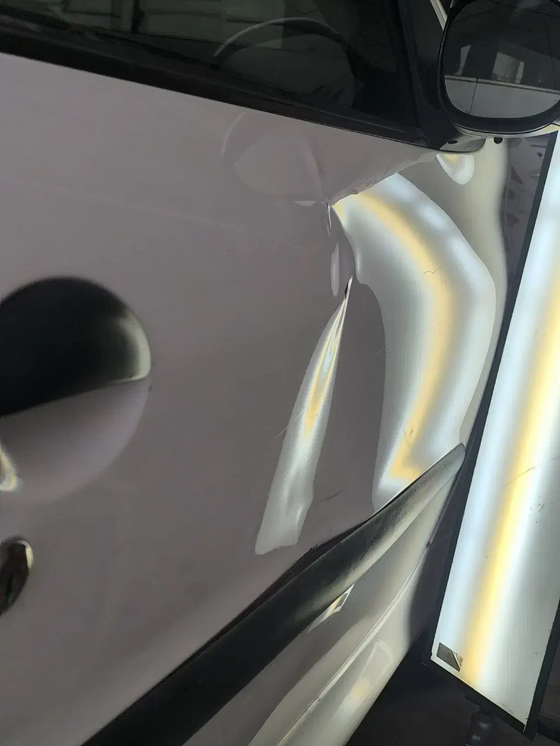 شاگرد صافکار و نقاش نیاز مندیم|استخدام صنعتی، فنی، مهندسی|بروجرد, |دیوار