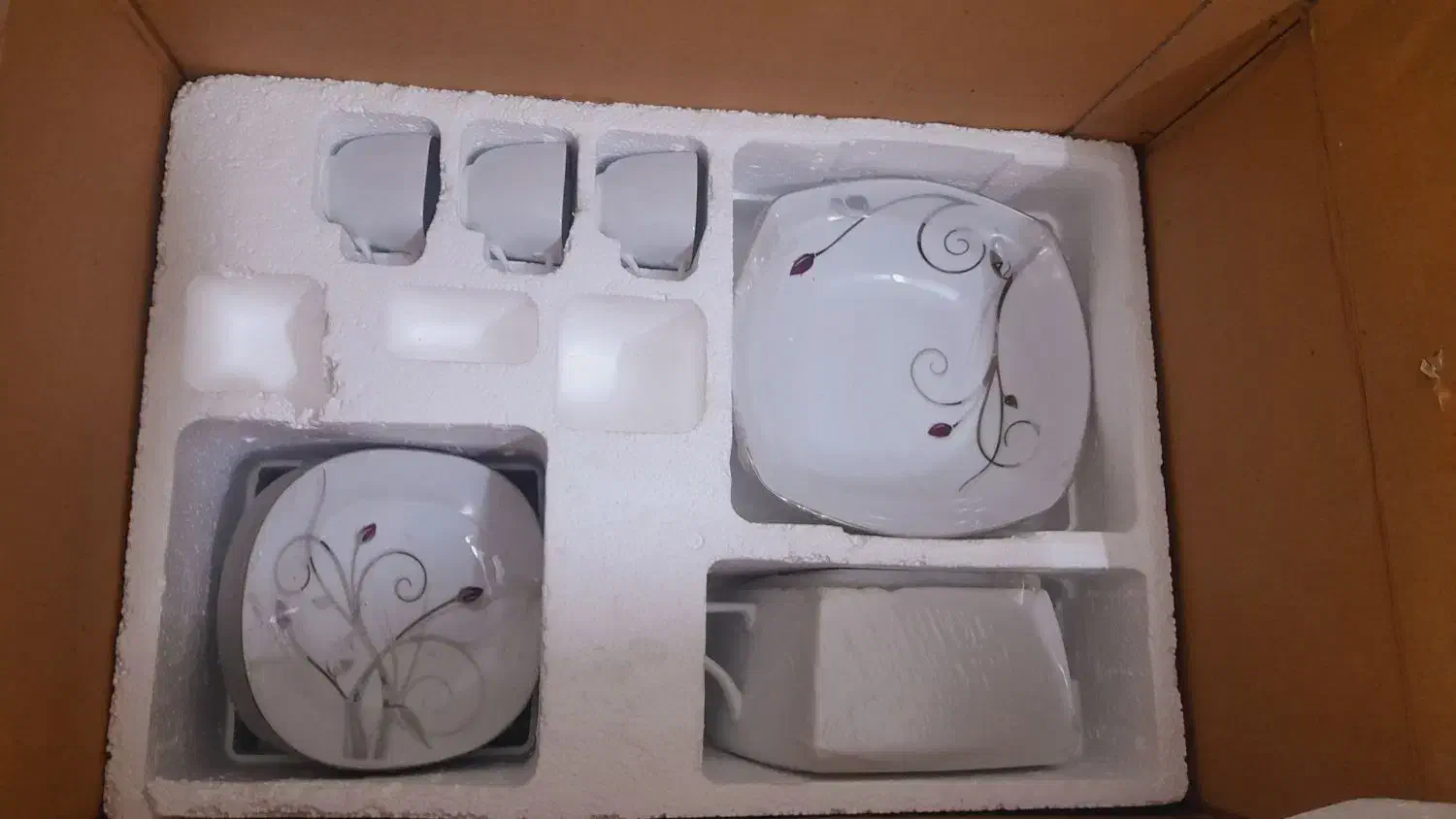 سرویس چینی ۱۲ نفره|ظروف سرو و پذیرایی|تهران, جوادیه تهرانپارس|دیوار