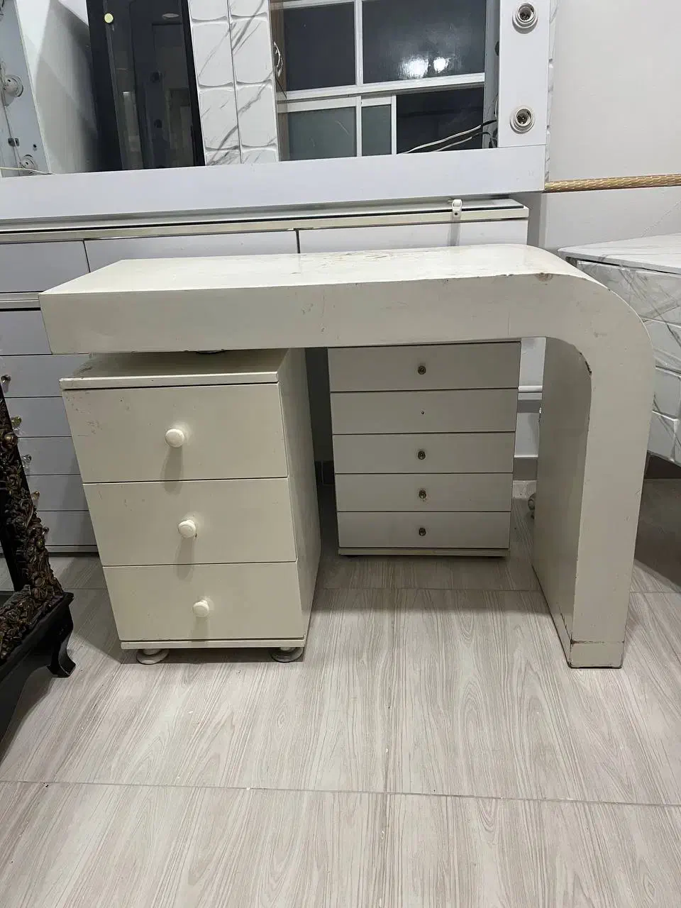 وسیلههایاریشگاهزنانه|آرایشگاه و سالنهای زیبایی|رشت, سلیمانداراب|دیوار