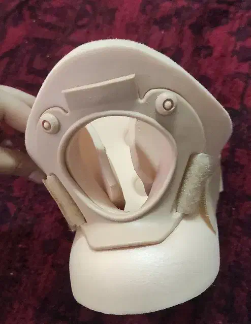 گردنی طبی سخت و نرم و آویز دست|آرایشی، بهداشتی، درمانی|قم, زینبیه|دیوار