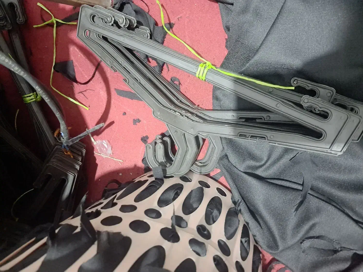 چوب کارلباس|بندرخت و رخت‌آویز|گرگان, |دیوار