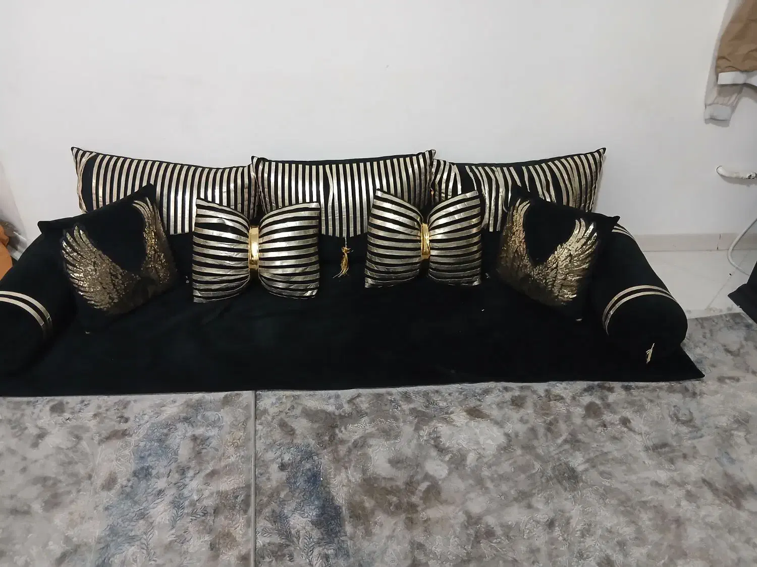 شاه نشین|پشتی|فردیس, فرامرزیه|دیوار