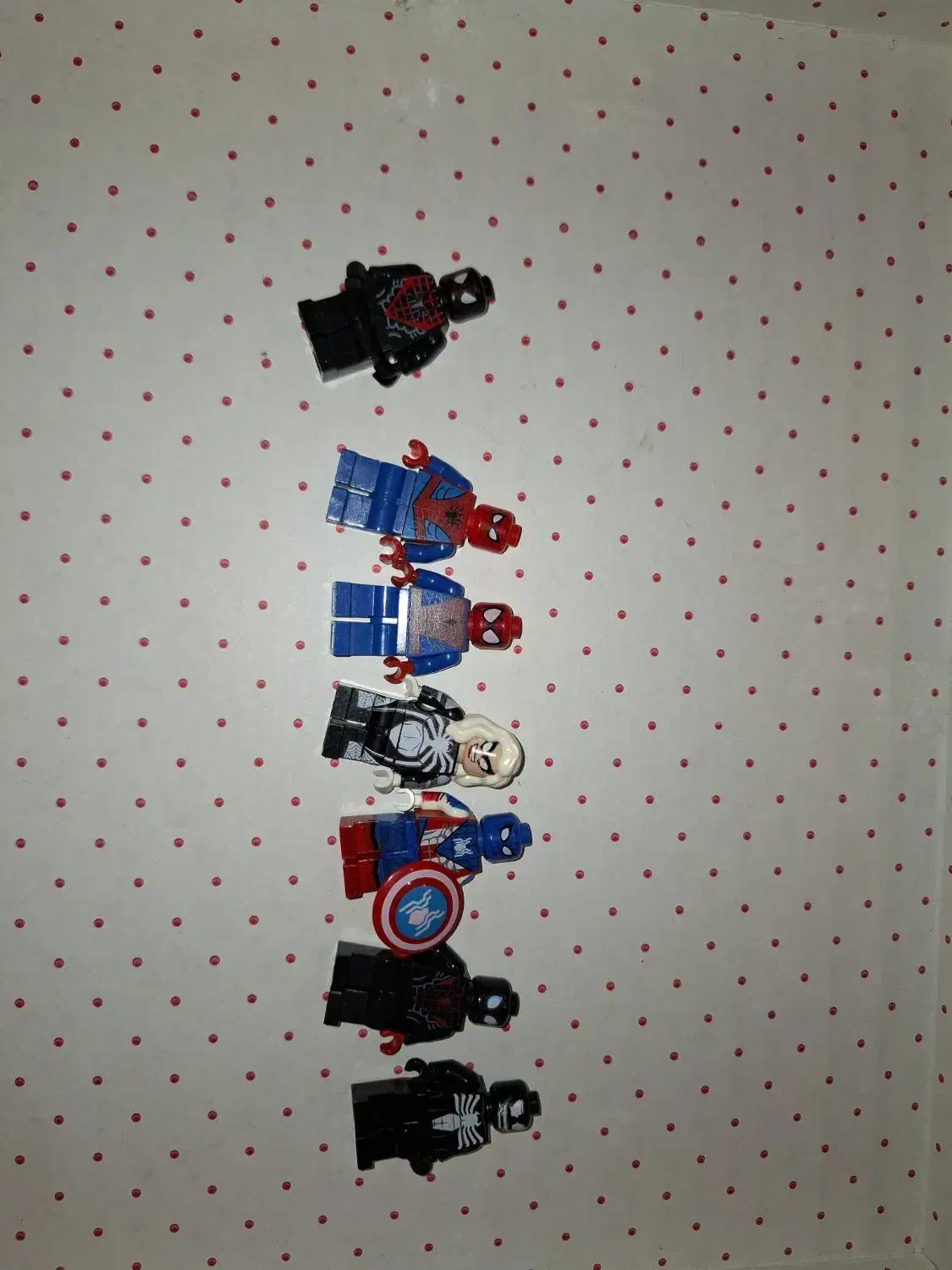 لگو|اسباب‌‌بازی|بندر انزلی, زنبق|دیوار