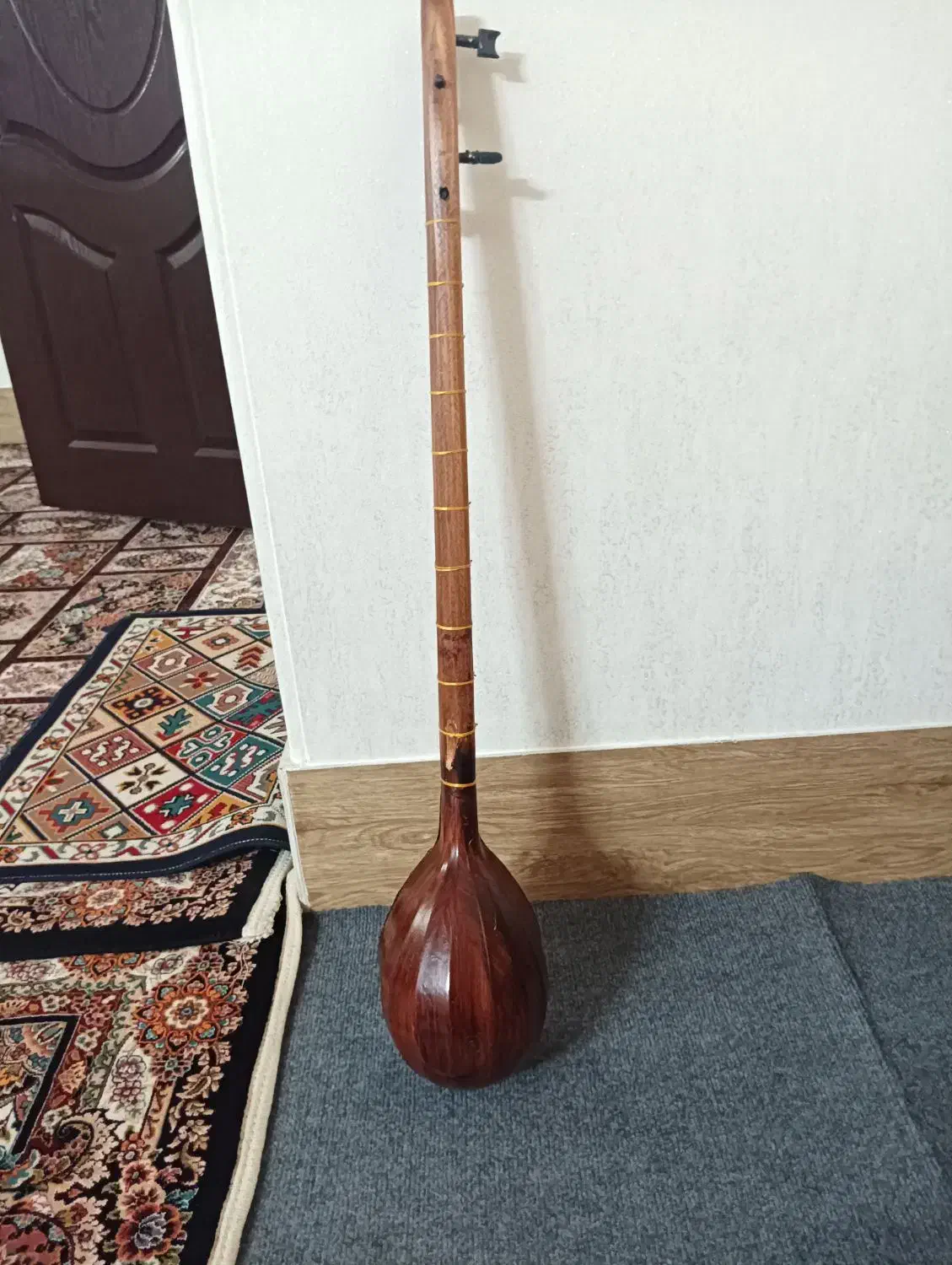 تار سنتی سالم درجه ۱|سازهای سنتی|قم, نوبهار|دیوار