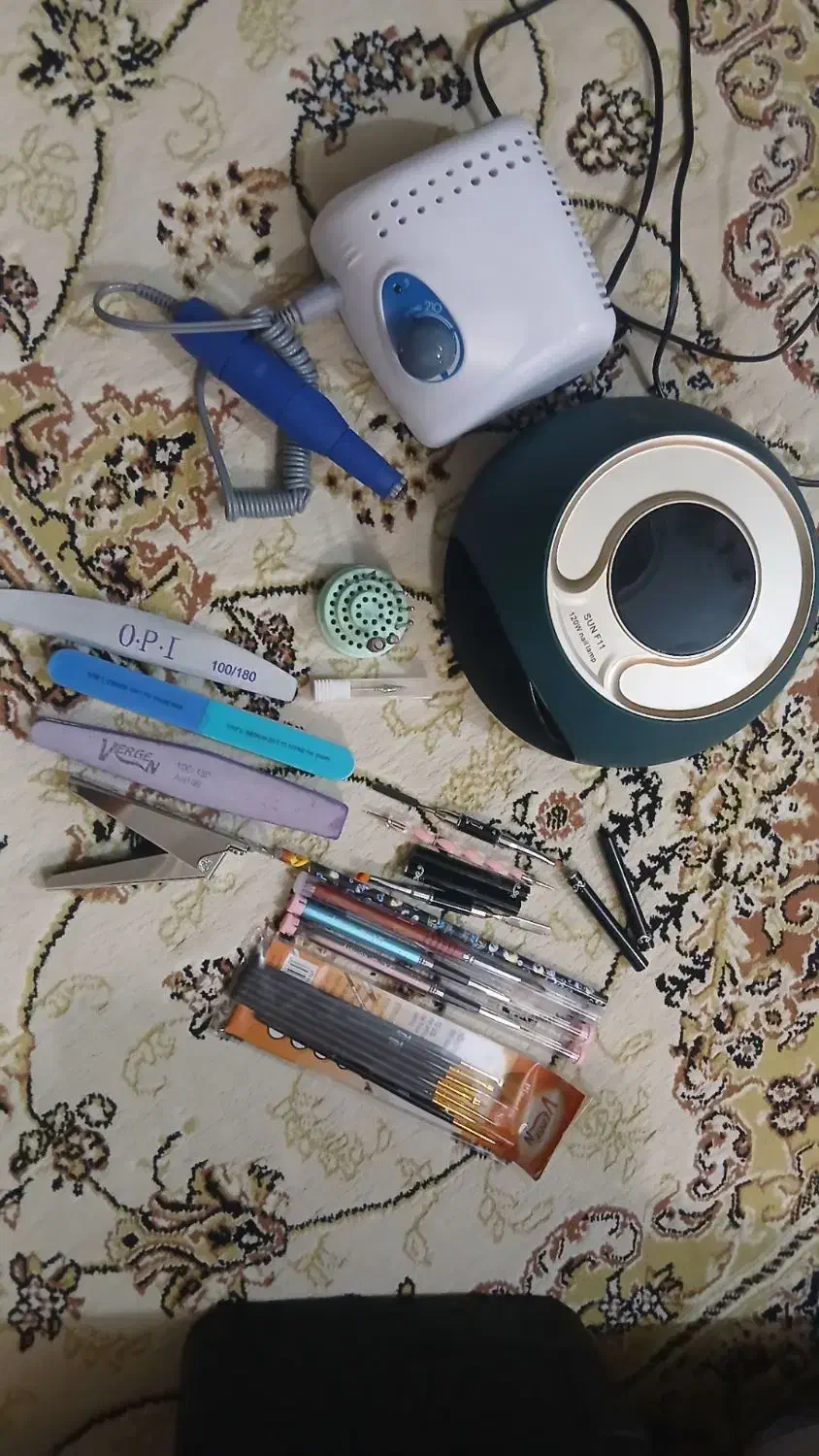 لوازم کامل کاشت ناخن در حد نو و کاملا سالم|آرایشی، بهداشتی، درمانی|ارومیه, |دیوار