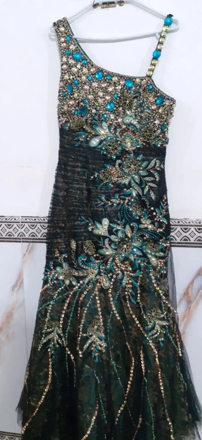 لباس مجلسی|لباس|شیروان (لرستان), |دیوار