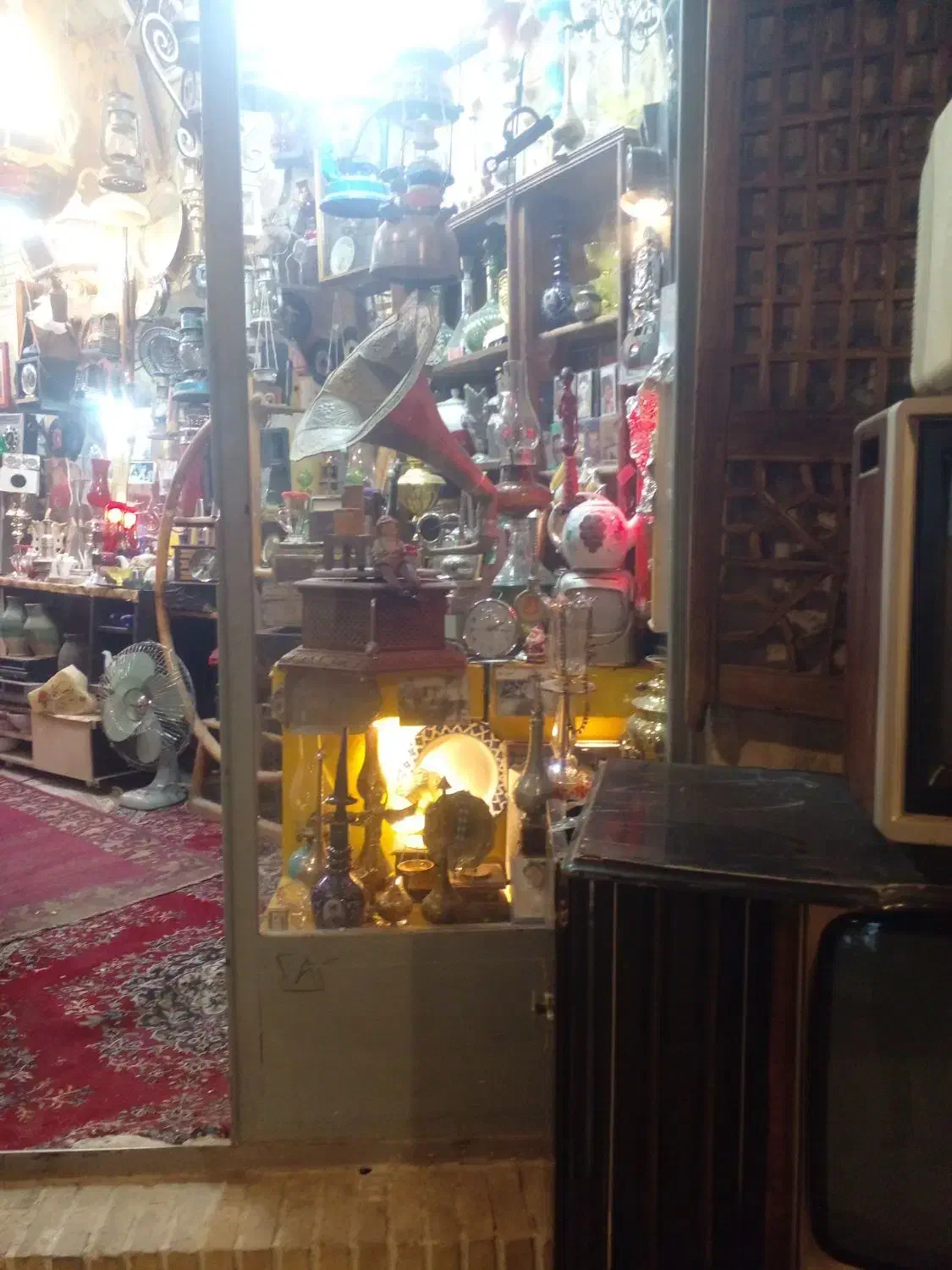 کلیه اجناس مغازه اجناس قدیمی وانتیک یکجا فروخت|کلکسیون اشیاء عتیقه|کاشان, بازار کاشان|دیوار