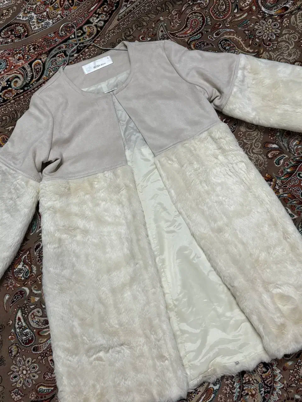 پالتو|لباس|آفتاب, |دیوار